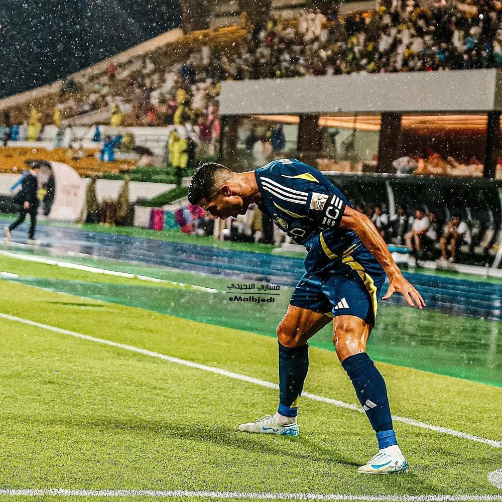 开云官方网站-C罗重要时刻出色防守，皇家马德里带队取胜！-开云官方网站